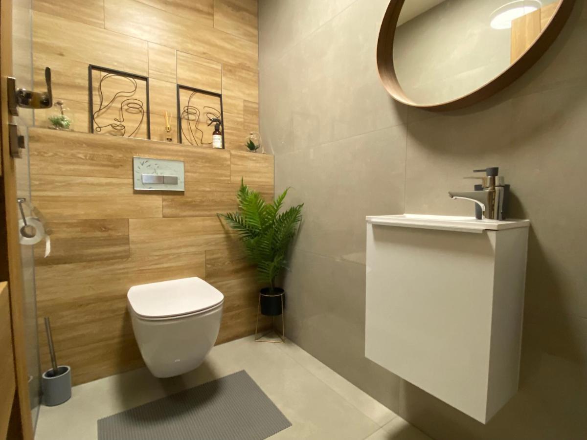 Apartment Mala Praha & Parking In The Garage Zilina Bagian luar foto